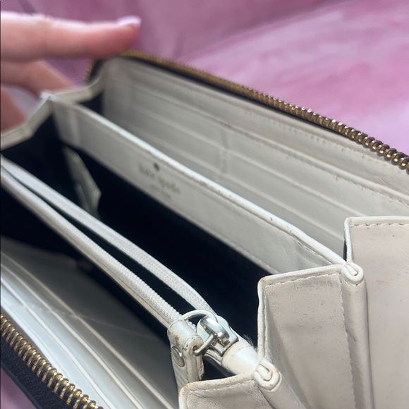 Kate Spade Storybook Lining Black and Cream Pebbled Leather Zip Around Wallet - Picture 12 of 12